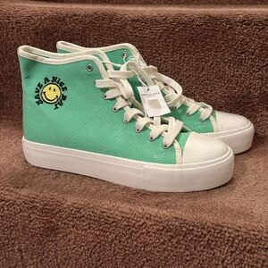NEW American Eagle Outfitters X SMILEY Green High-Top Sneakers